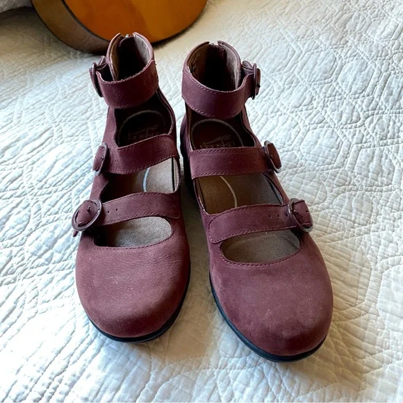Dansko Red Burgundy Three Strap Wedge Heel Mary Jane High Heels Size 38 - Picture 3 of 16